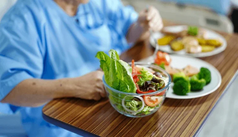 10 Makanan yang Baik Dikonsumsi oleh Pasien Kanker