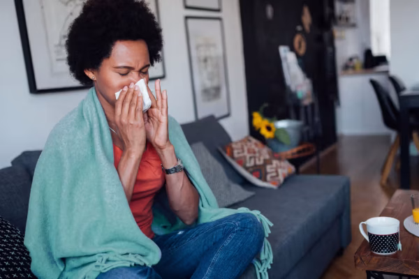 10 Langkah Merawat Tenggorokan Saat Terkena Flu